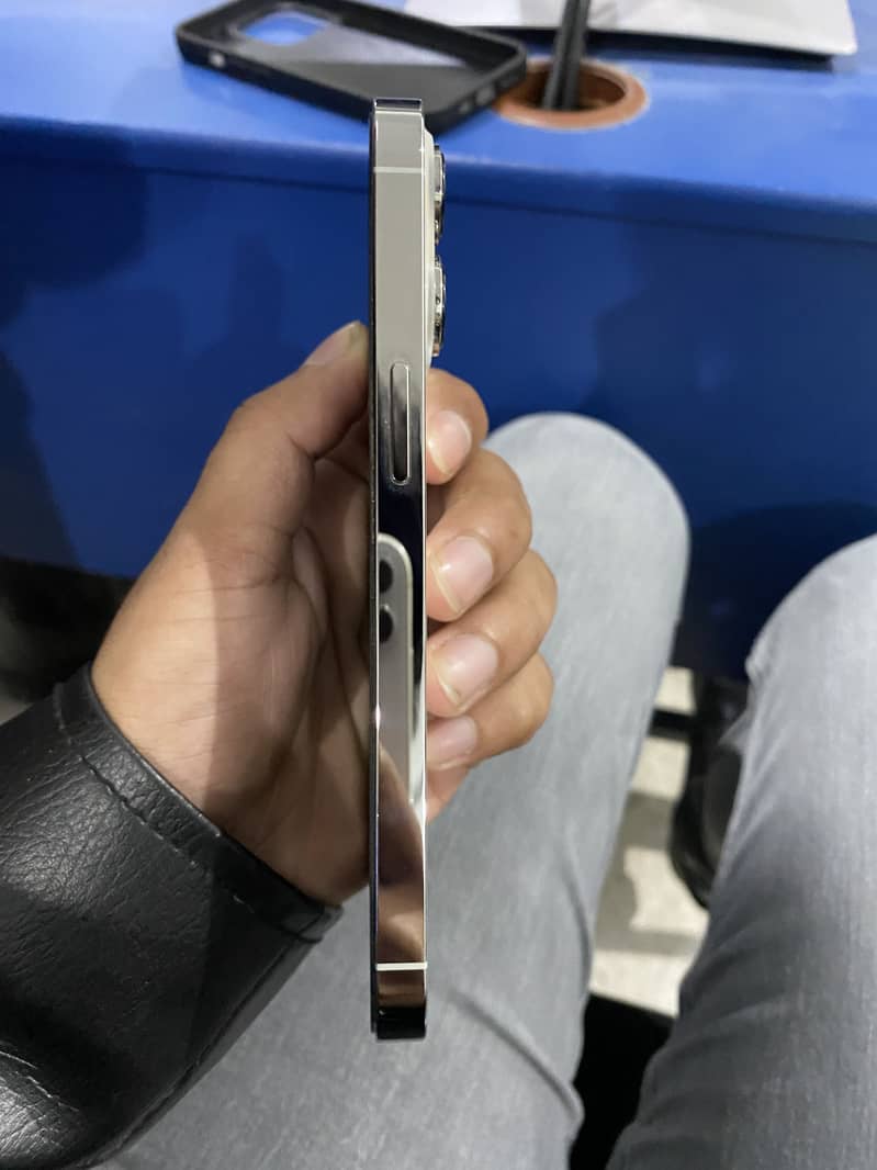 Apple iPhone 13 Pro 9