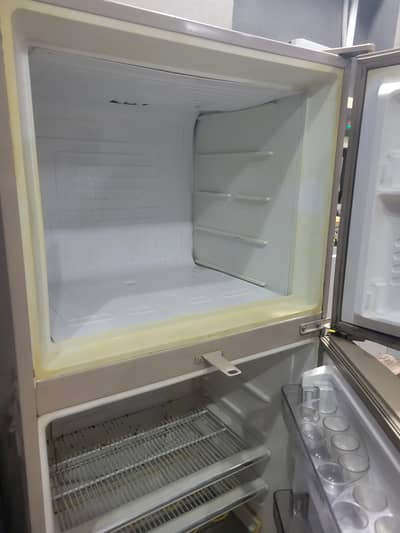Jumbo size Dawlance Refrigerator