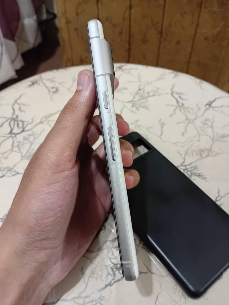 Google Pixel 7 3