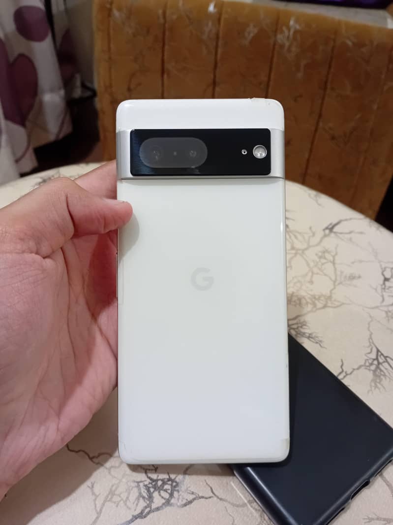 Google Pixel 7 4