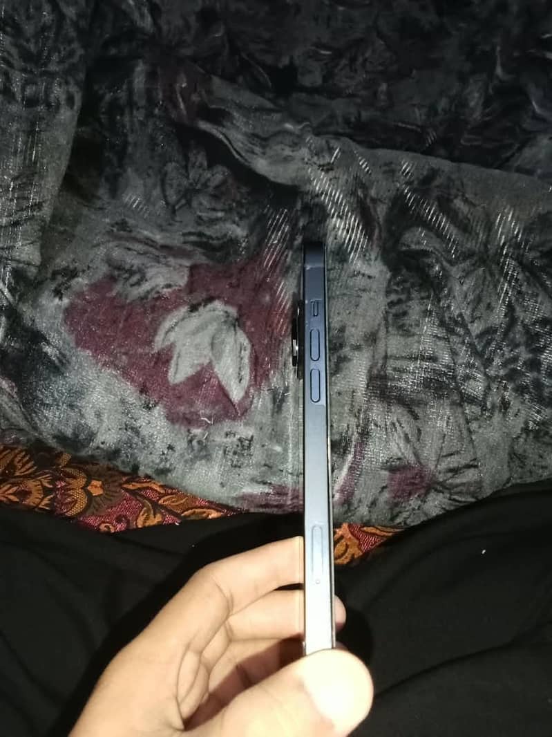Apple iPhone 13 3