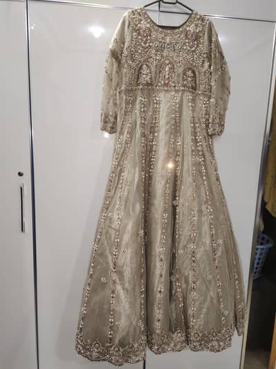 Nikah maxi. . . one time used 10/10 condition net fabric inner shiny
