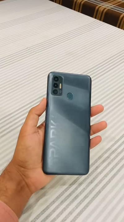 iphone. Tecno spark 7
