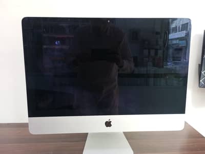 Apple iMac 21.5