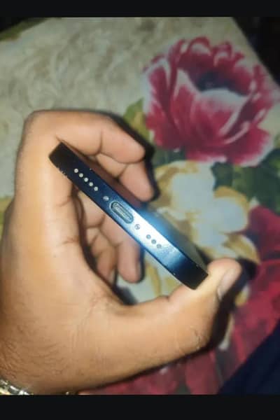 Apple iPhone 16e