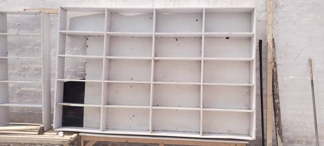 2 shelves 2 benches  l shiwcase
