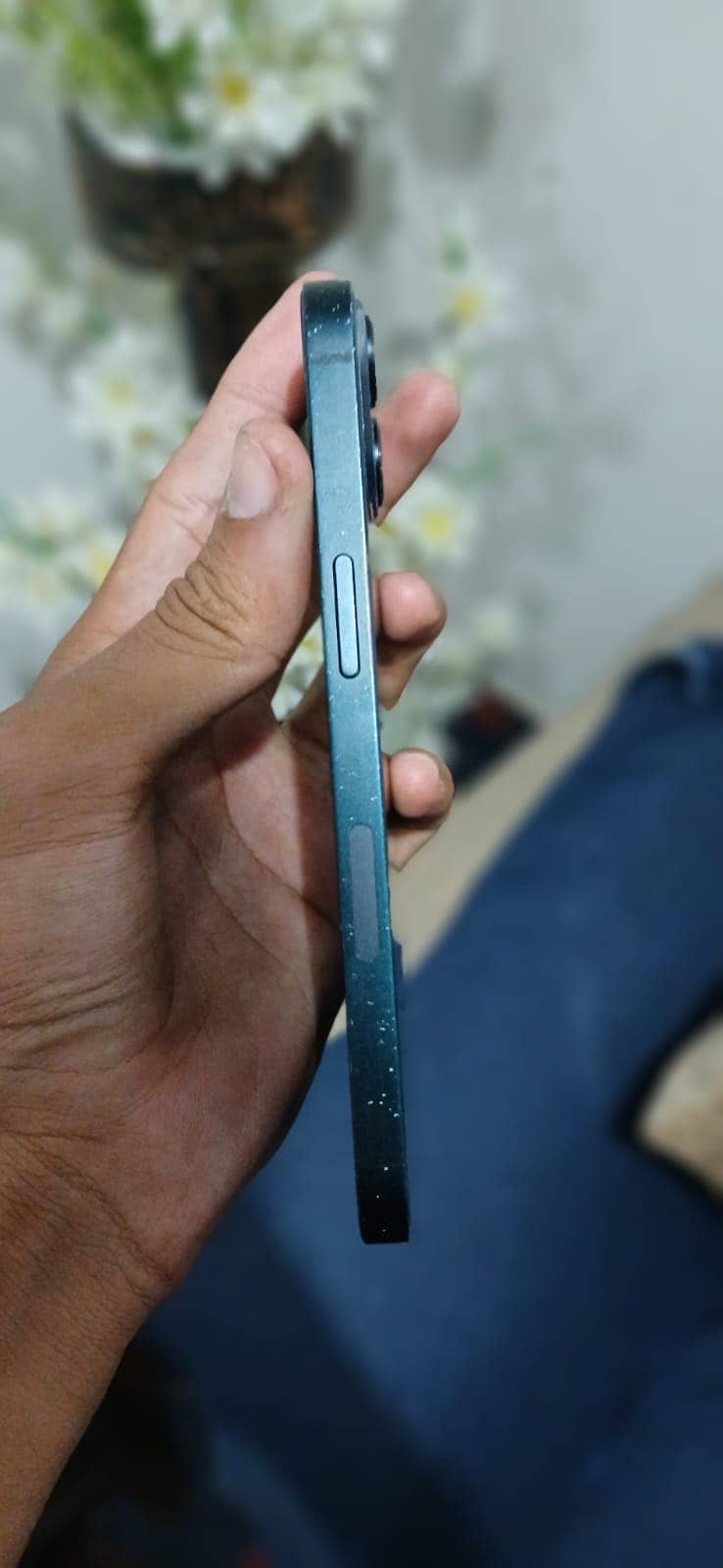 Apple iPhone 13 2