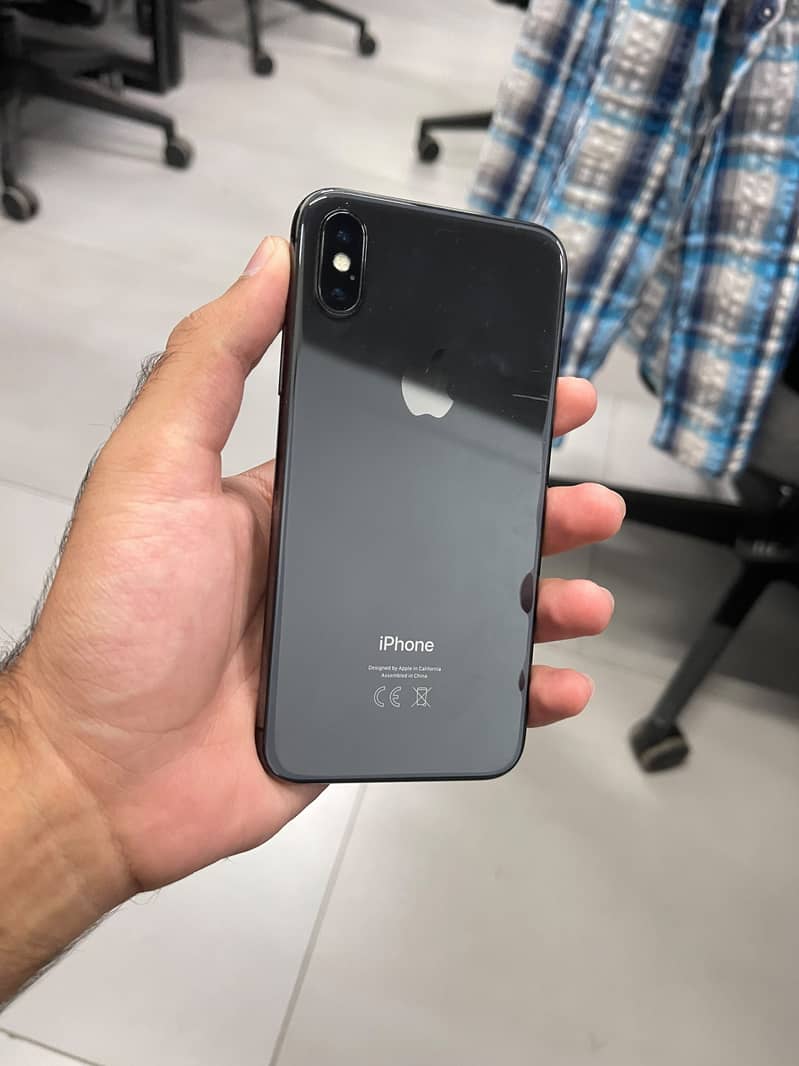 Apple iPhone X 4