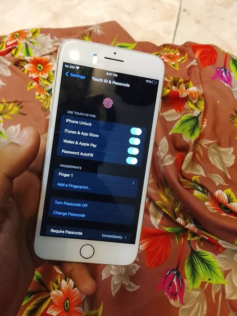 Apple iPhone 8 Plus 1