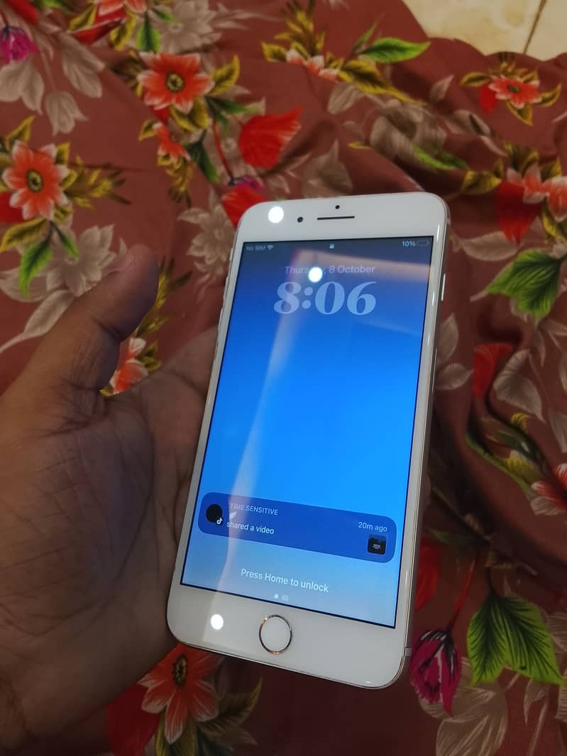 Apple iPhone 8 Plus 2