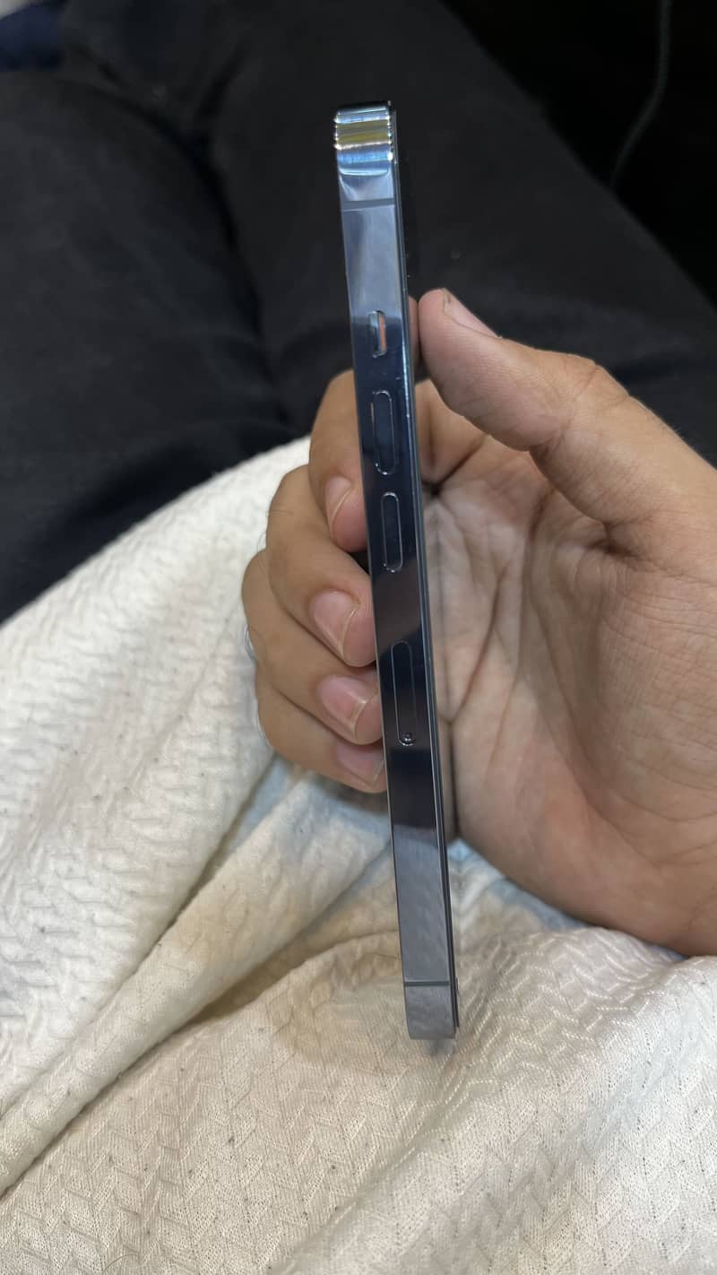 Apple iPhone 13 Pro 1