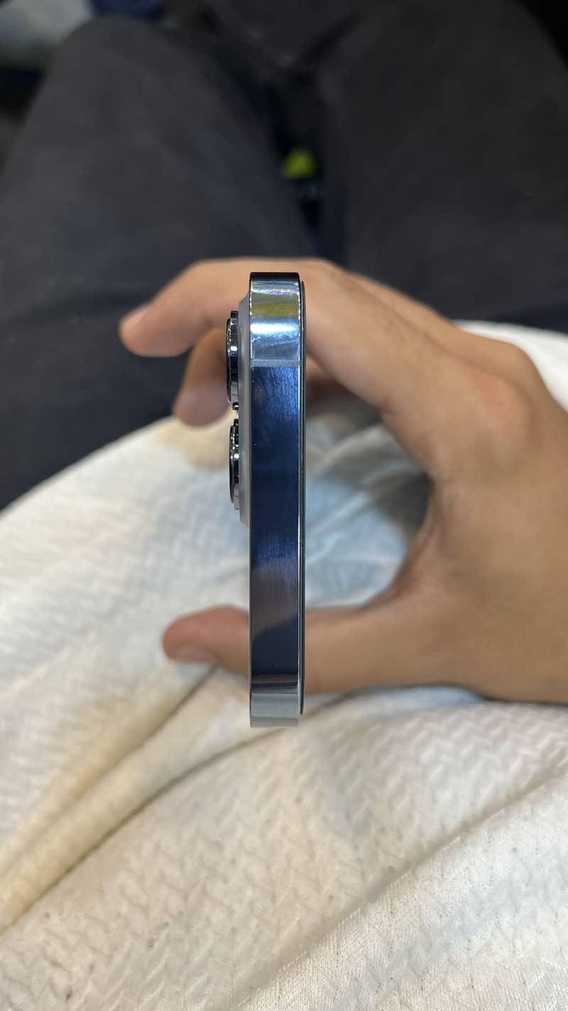 Apple iPhone 13 Pro 2