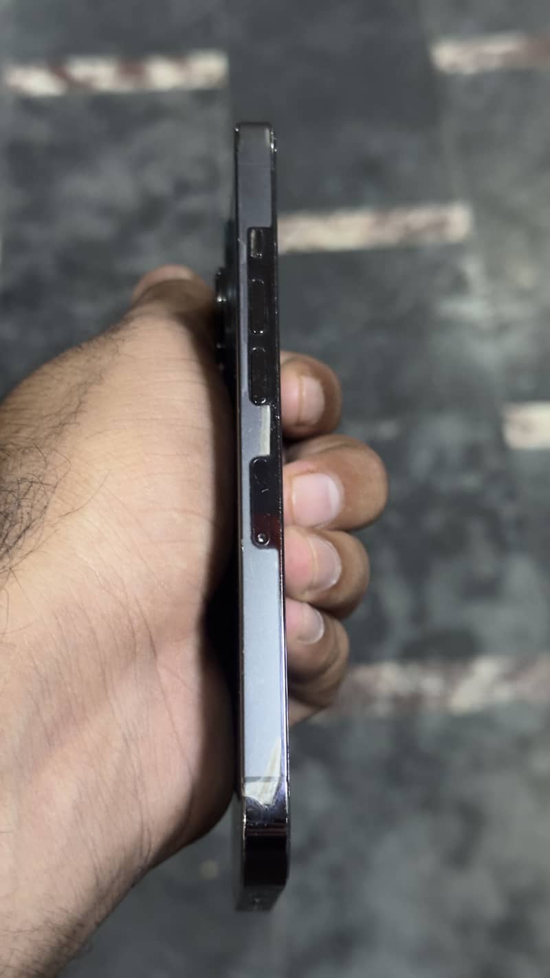 Apple iPhone 13 Pro 3