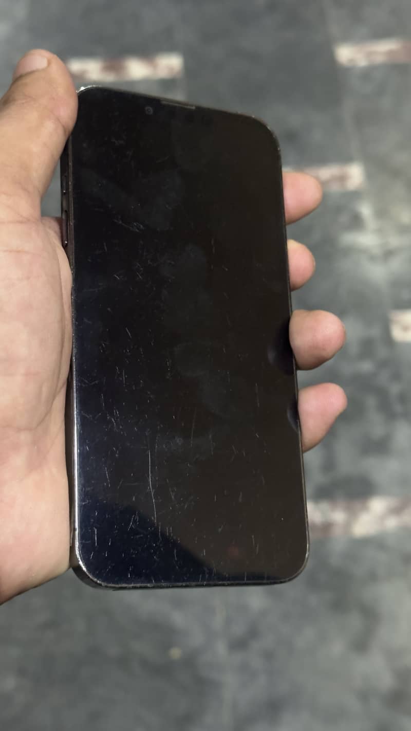 Apple iPhone 13 Pro 4