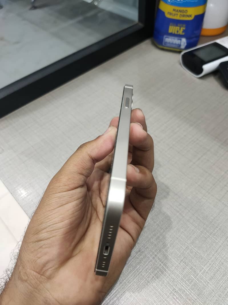 Apple iPhone 12 1