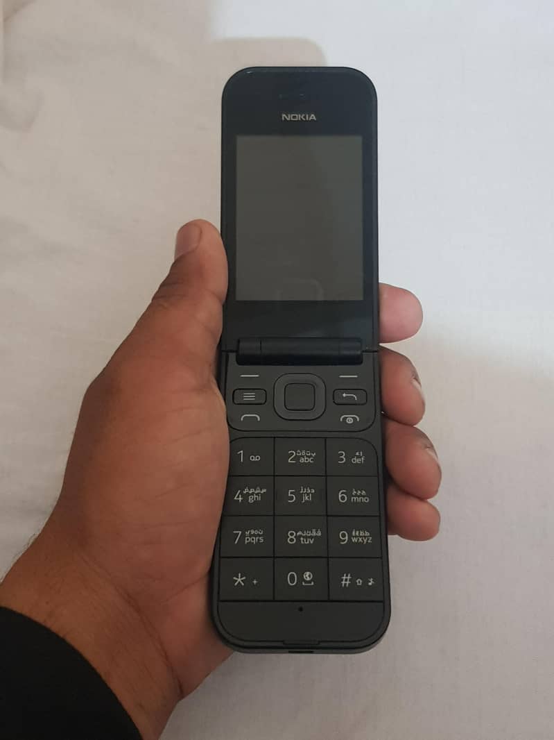 Nokia 2720 Flip 1