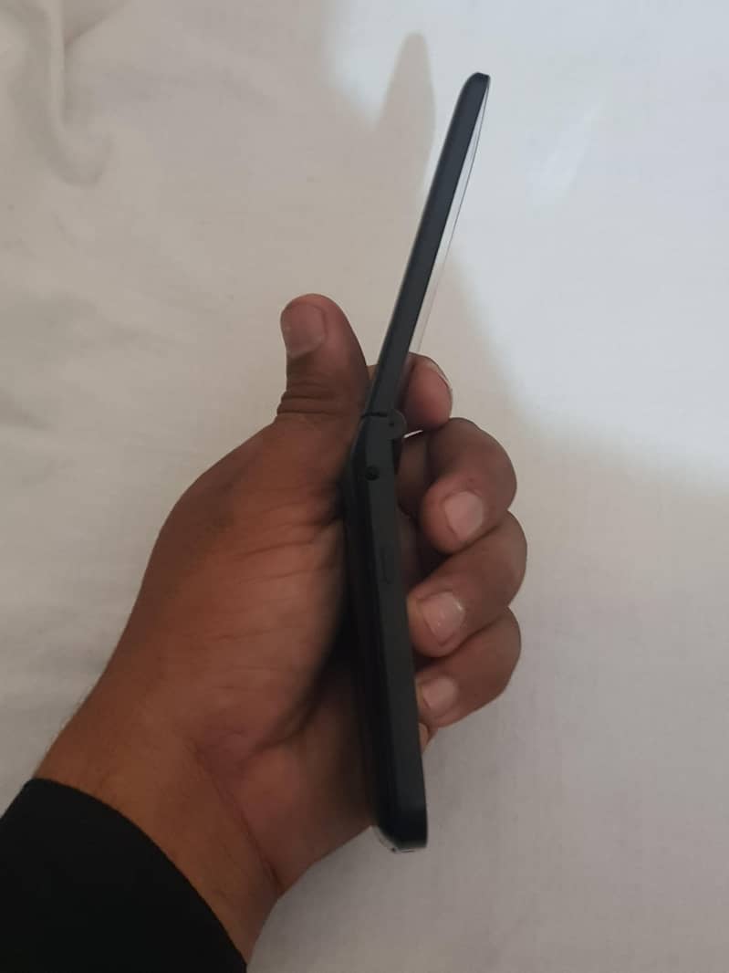 Nokia 2720 Flip 4