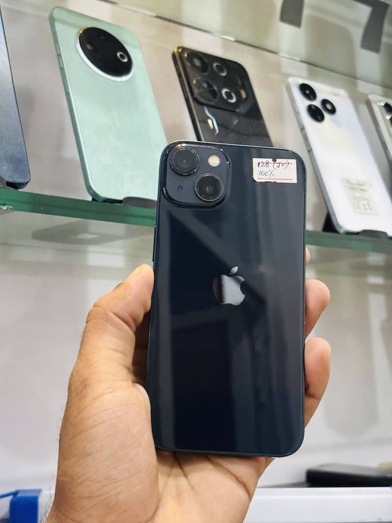 Apple iPhone 13 0