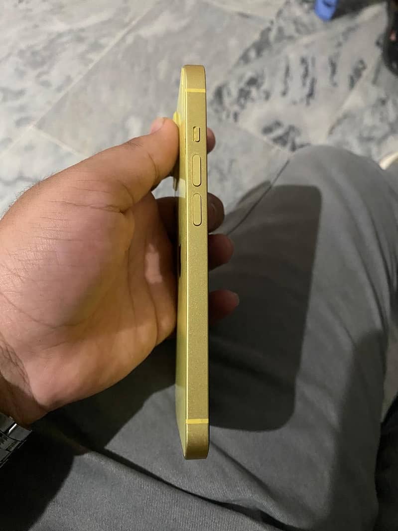 Apple iPhone 14 6