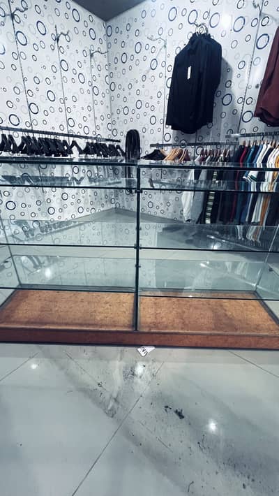1 GLASS DISPLAY COUNTER 12mm