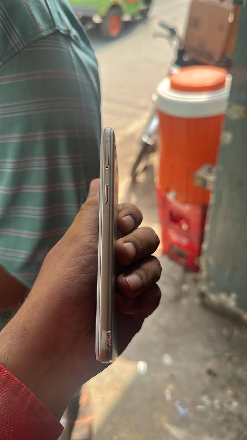 OPPO A37 3