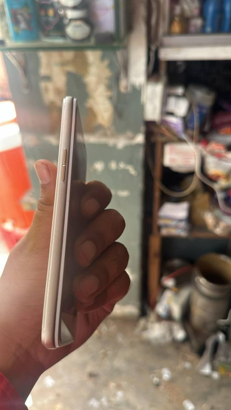 OPPO A37 4