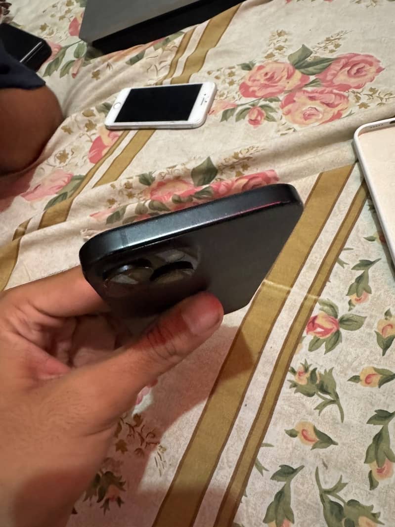 Iphone 15 JV 1