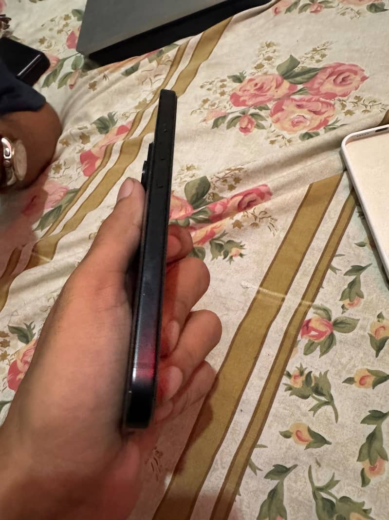 Iphone 15 JV 4