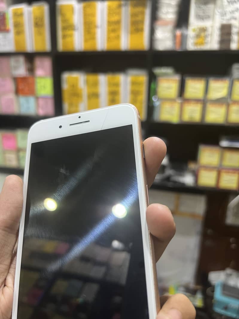 Apple iPhone 8 Plus 1