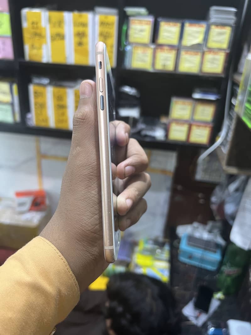 Apple iPhone 8 Plus 2