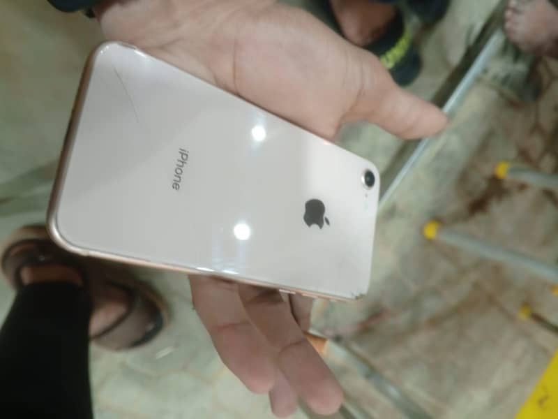 Apple iPhone 8 0