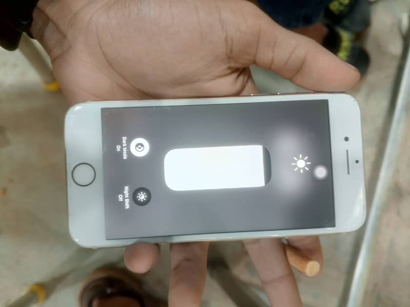 Apple iPhone 8 - Mobile Phones - 1120242867