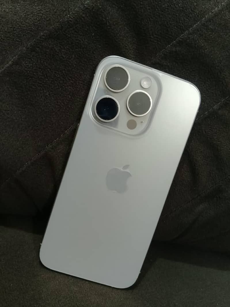 Apple iPhone 15 Pro 0