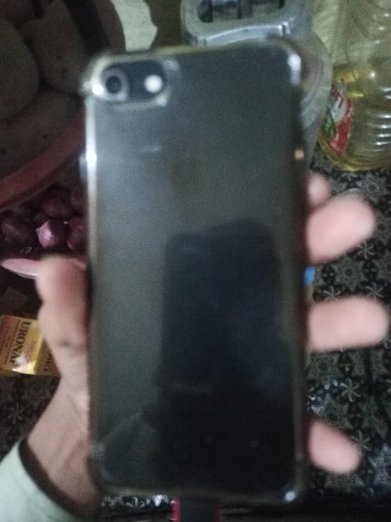 Apple iPhone 7 1