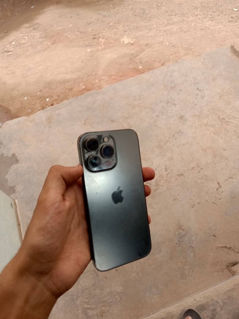 iPhone 13 Pro 2