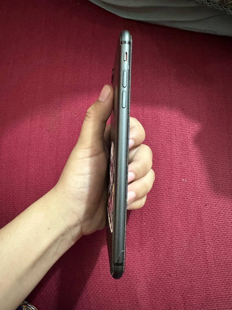 Apple iPhone 8 Plus 1