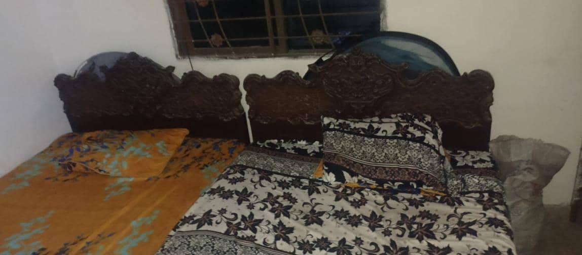 Single bed 0