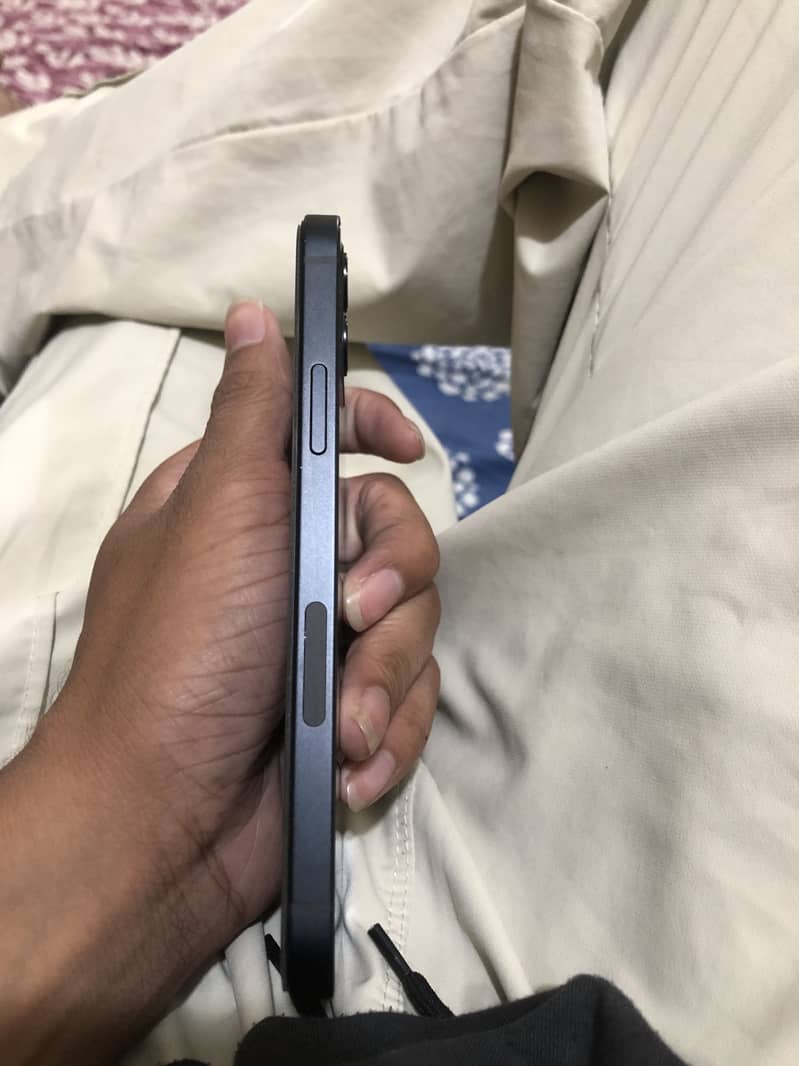 Apple iPhone 12 5