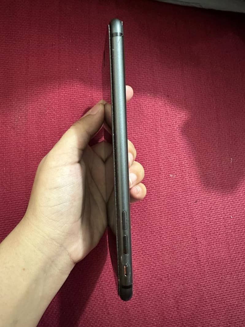 Apple iPhone 8 Plus 5