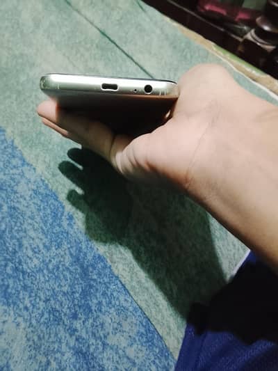 Samsung Mobile J6
