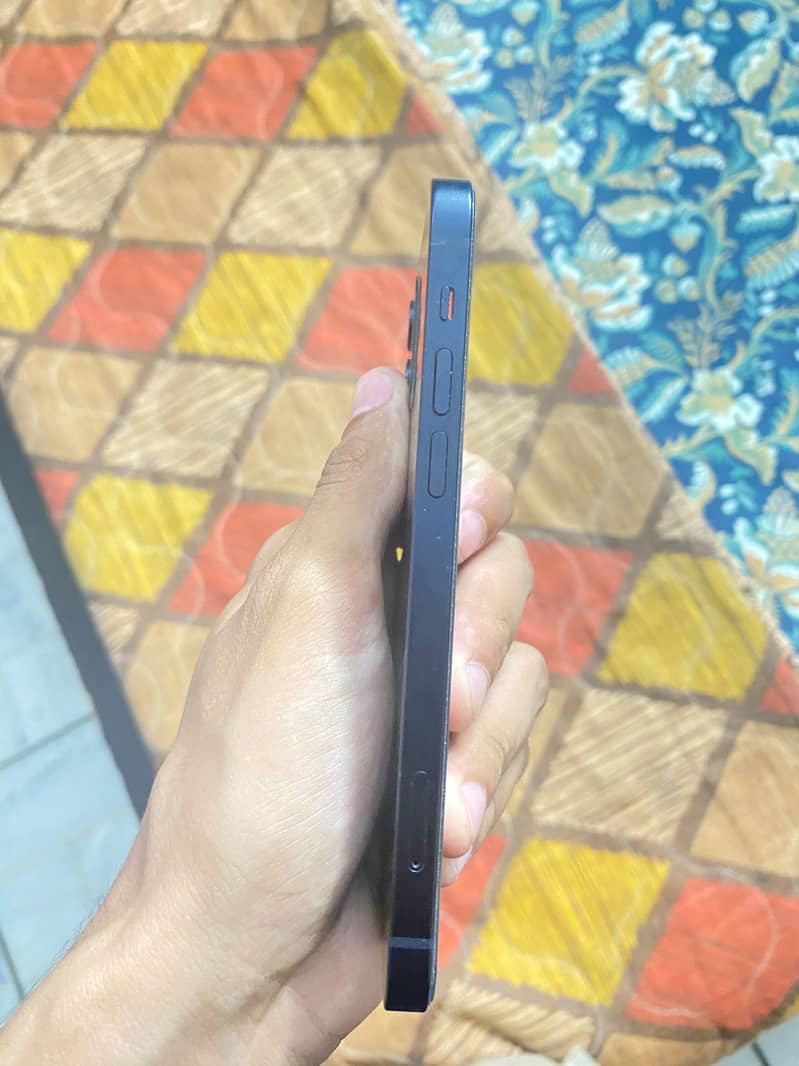 Apple iPhone 12 2