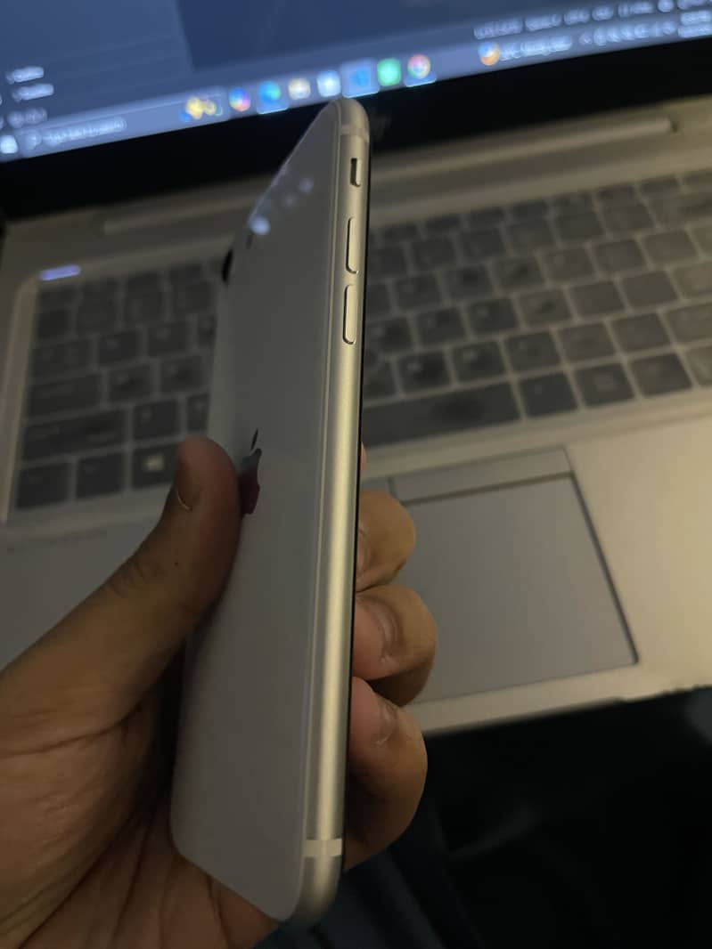 Apple iPhone SE 2nd generation 2