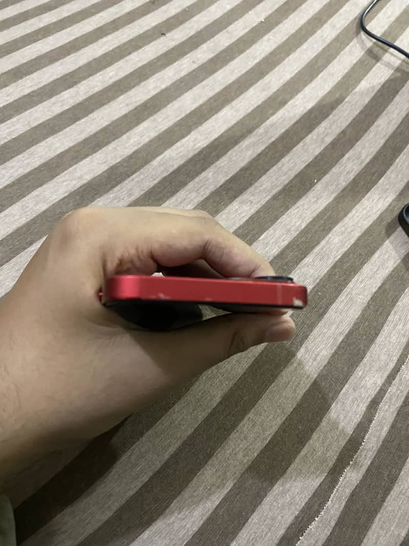 Apple iPhone 13 6