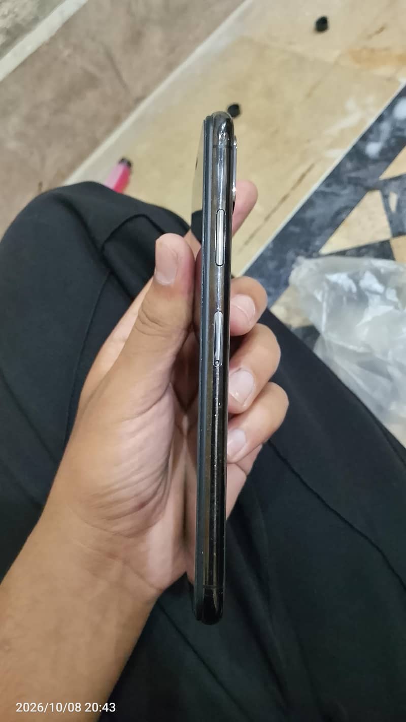 Apple iPhone XS Max 2