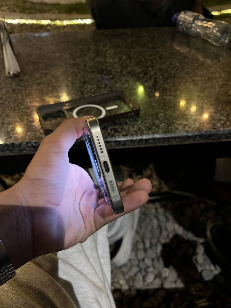 Apple iPhone 15 Pro Max 3