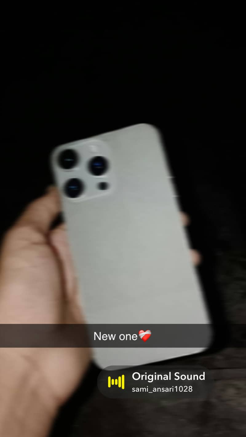 Apple iPhone 15 Pro xr 0