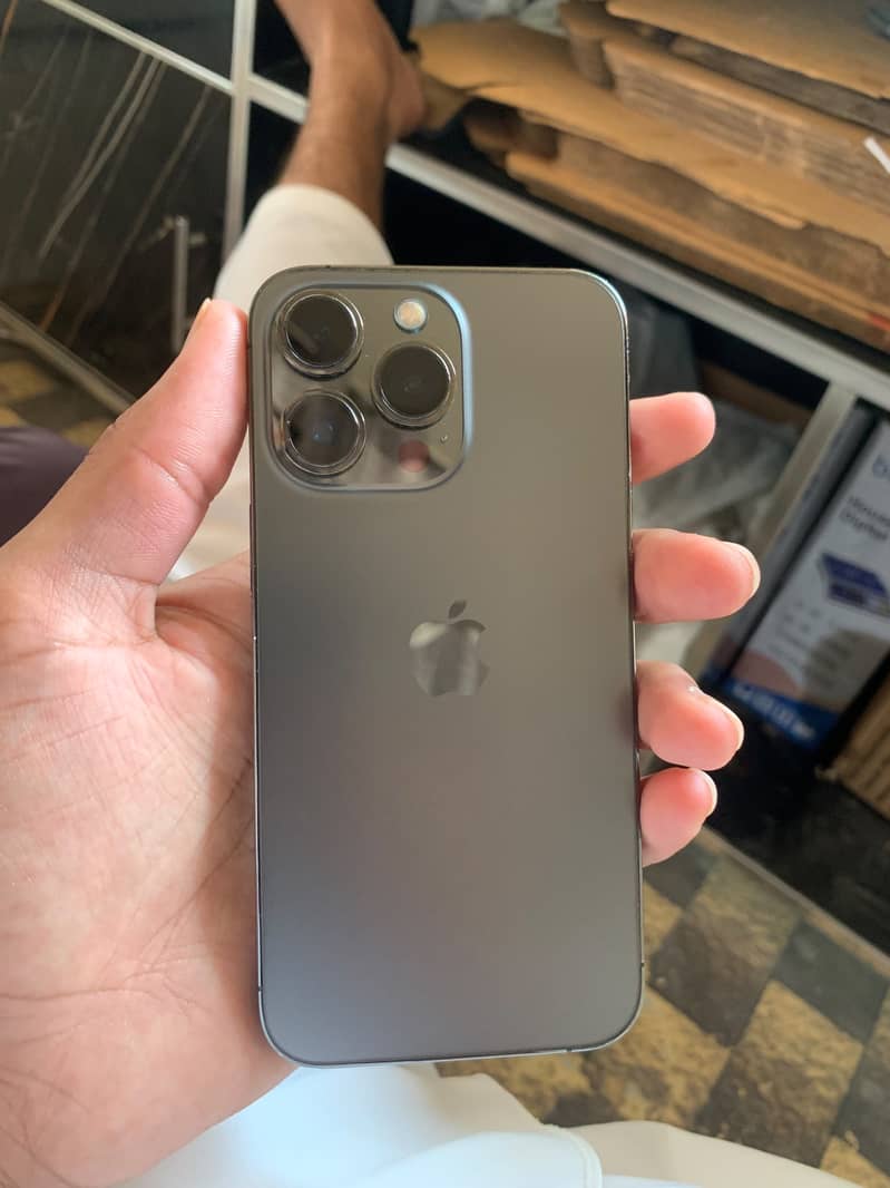 Apple iPhone 13 Pro 0