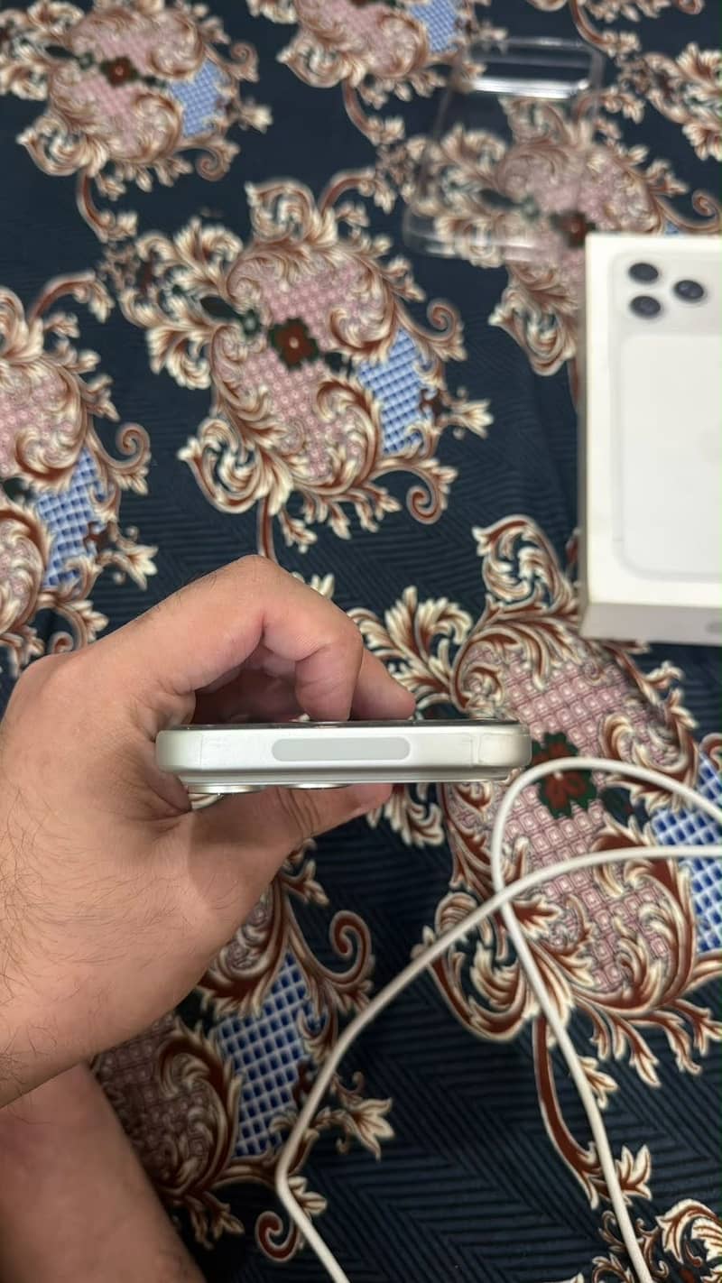 Apple iPhone 17 Pro Max 1