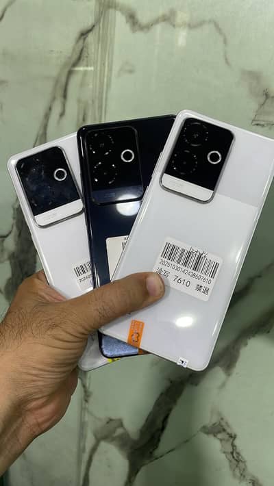 Realme GT 6 / 12GB-256GB / Non PTA Non Active / 18k Tax / Fresh Stock