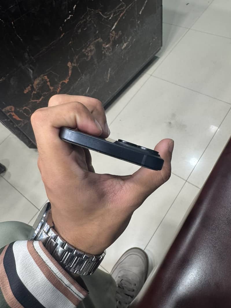 Apple iPhone 15 5